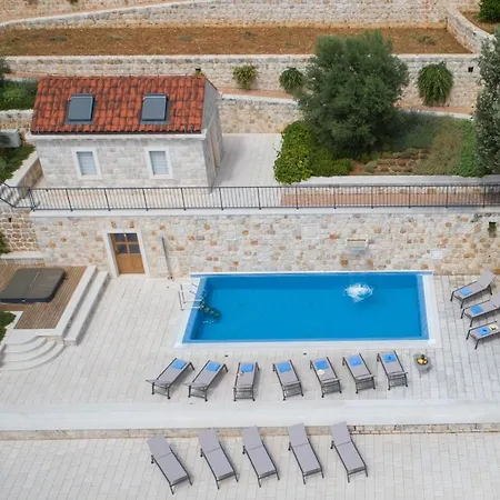 & Capparis Apartment *